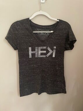 HE>i Graphic Tee – Black V-Neck – Size Medium